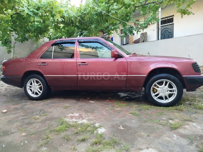 Mercedes E 230 1992, 576,069 km - 2.3 l - Sumqayıt