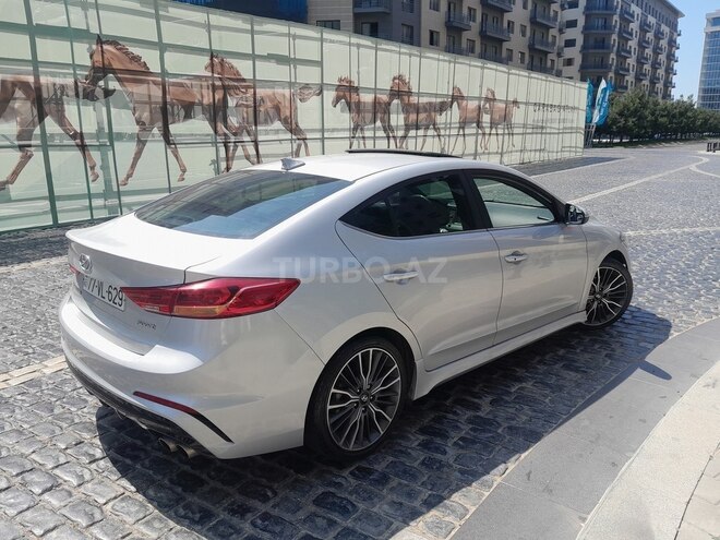 Hyundai Elantra 2018, 101,000 km - 1.6 l - Bakı