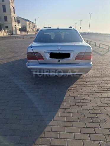Mercedes E 280 2000, 300,000 km - 2.8 l - Bakı