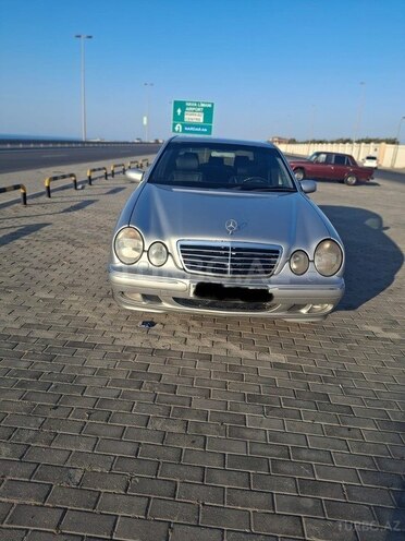 Mercedes E 280 2000, 300,000 km - 2.8 l - Bakı