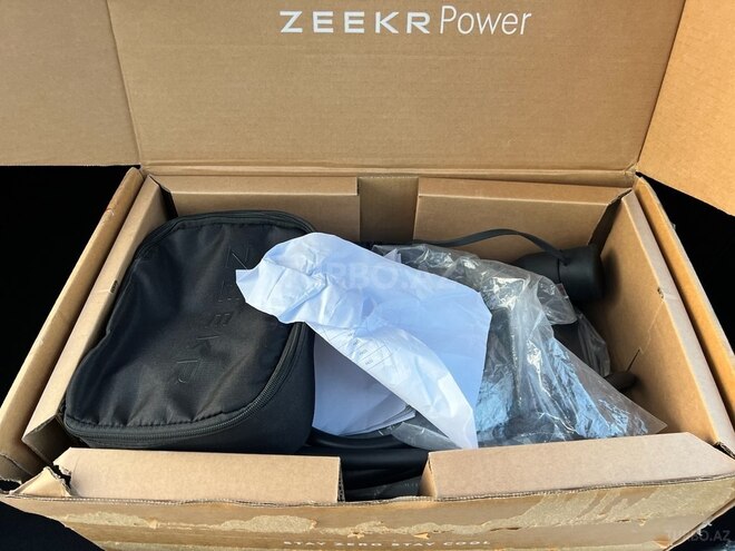 ZEEKR 001-13