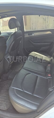 Hyundai Sonata-11