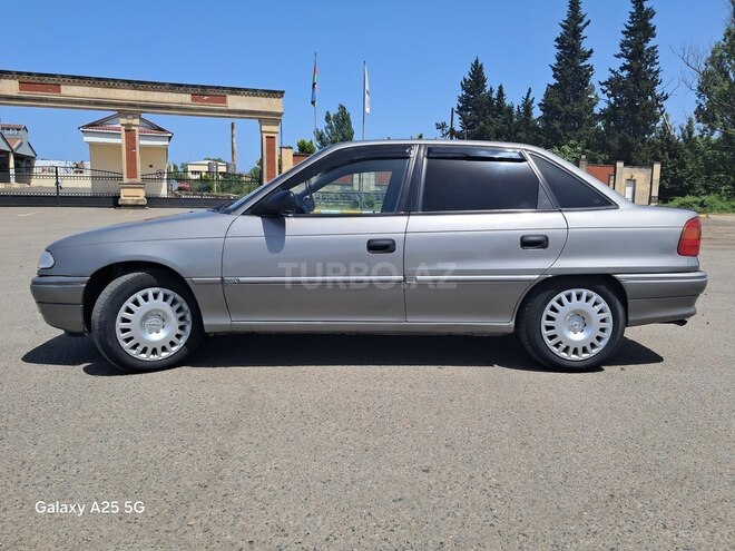 Opel Astra 1996, 325,000 km - 1.6 l - Lənkəran