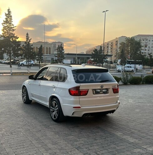 BMW X5 M-8