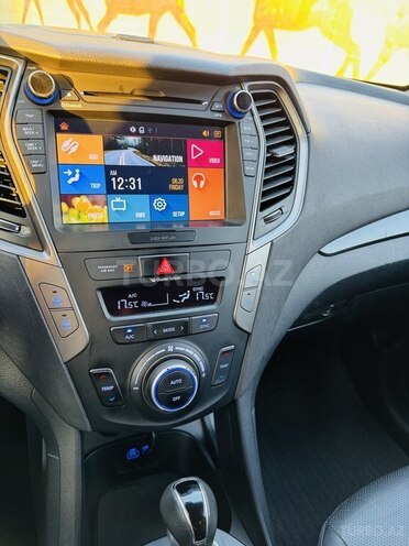Hyundai Santa Fe-13