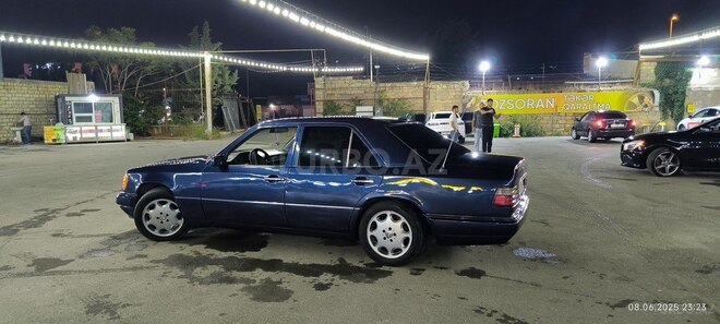 Mercedes E 220 1995, 495,000 km - 2.2 l - Bakı