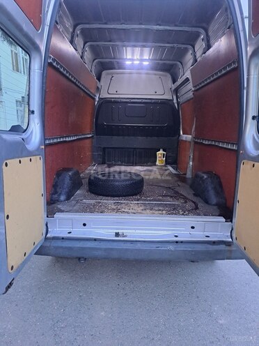 Ford Transit-15
