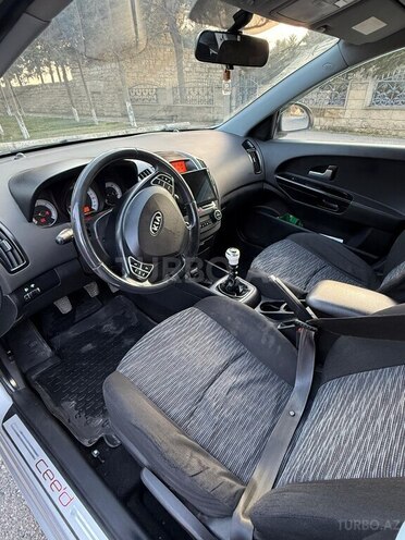 Kia  2008, 300,000 km - 1.6 л - Bakı