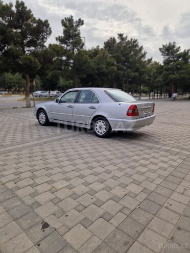 Mercedes C 180-4