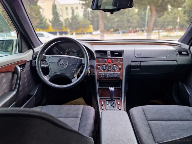 Mercedes C 180-7