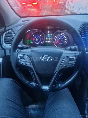Hyundai Santa Fe-10