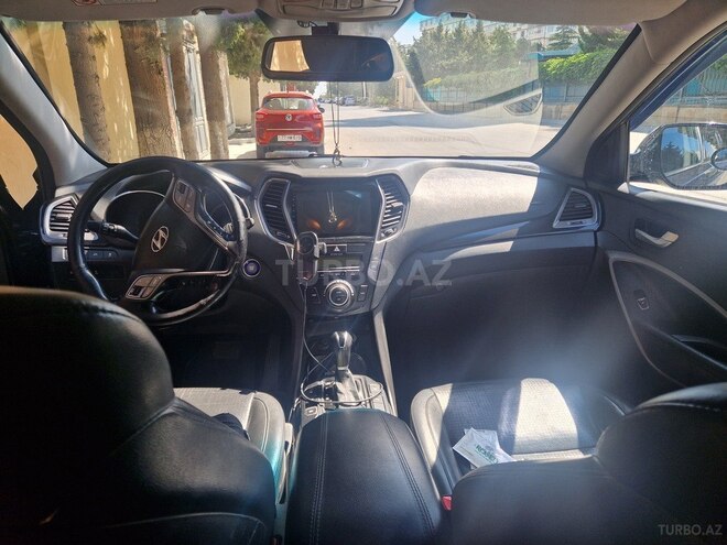 Hyundai Santa Fe-13