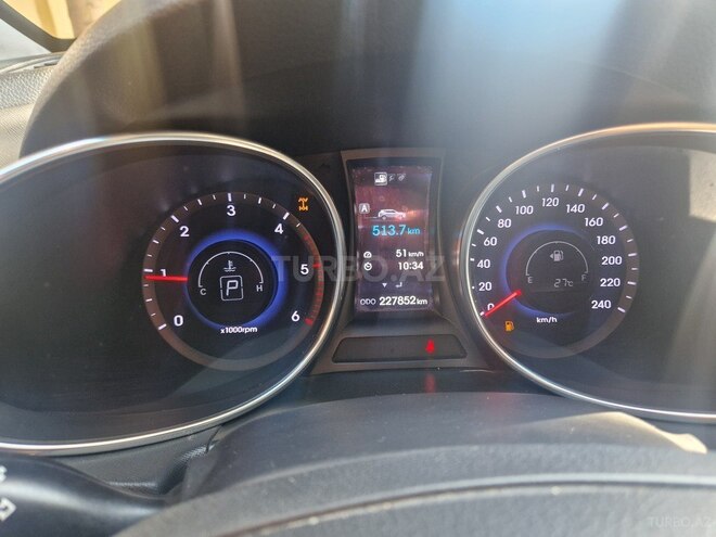 Hyundai Santa Fe-15
