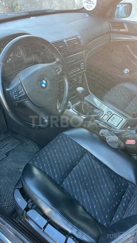 BMW 520 1996, 200,000 km - 2.0 l - Qax