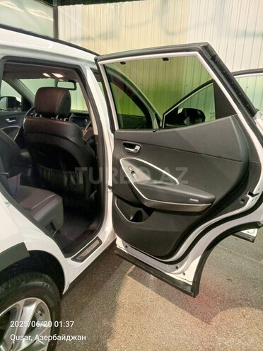 Hyundai Santa Fe-15