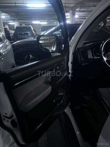 Toyota Land Cruiser 2009, 282 km - 5.7 l - Bakı