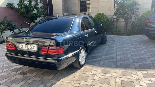 Mercedes E 230 1997, 257,000 km - 2.3 l - Bakı