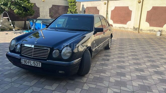 Mercedes E 230 1997, 257,000 km - 2.3 l - Bakı