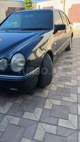 Mercedes E 230 1997, 257,000 km - 2.3 l - Bakı