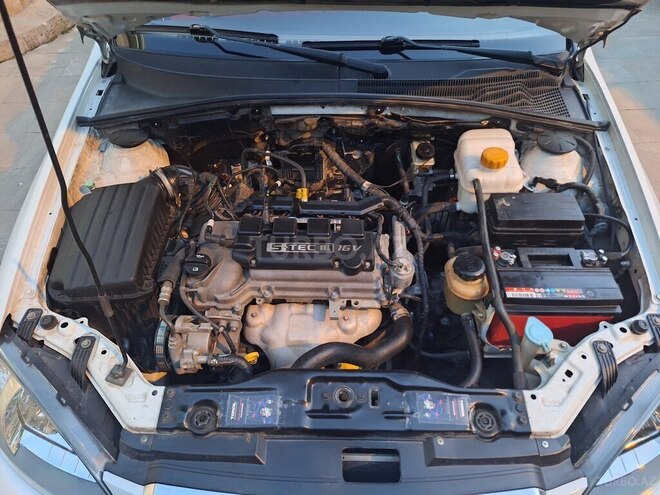Daewoo Gentra-11