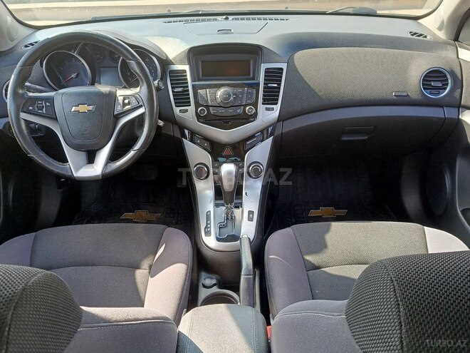 Chevrolet Cruze 2013, 266,000 km - 1.4 l - Salyan