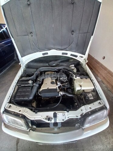 Mercedes C 230 1998, 374,000 km - 2.3 l - İmişli