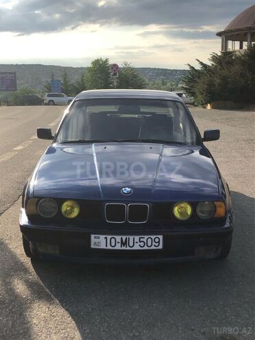 BMW 520 1991, 300,000 km - 2.0 l - Qusar