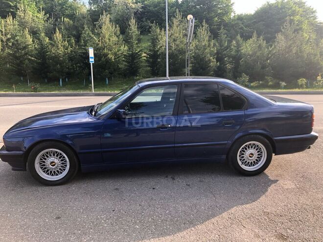 BMW 520 1991, 300,000 km - 2.0 l - Qusar