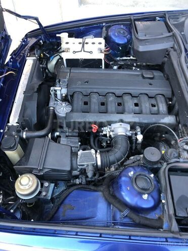 BMW 520 1991, 300,000 km - 2.0 l - Qusar