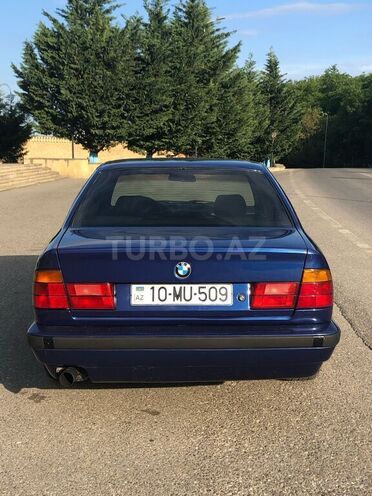 BMW 520 1991, 300,000 km - 2.0 l - Qusar