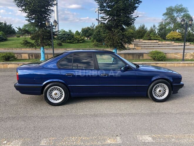 BMW 520 1991, 300,000 km - 2.0 l - Qusar