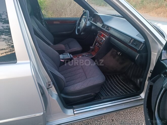 Mercedes E 220 1995, 365,422 km - 2.2 l - Sumqayıt