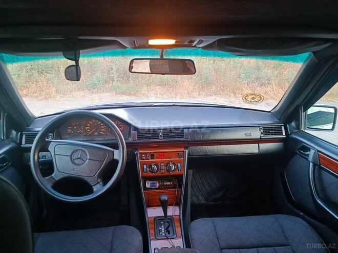 Mercedes E 220 1995, 365,422 km - 2.2 l - Sumqayıt
