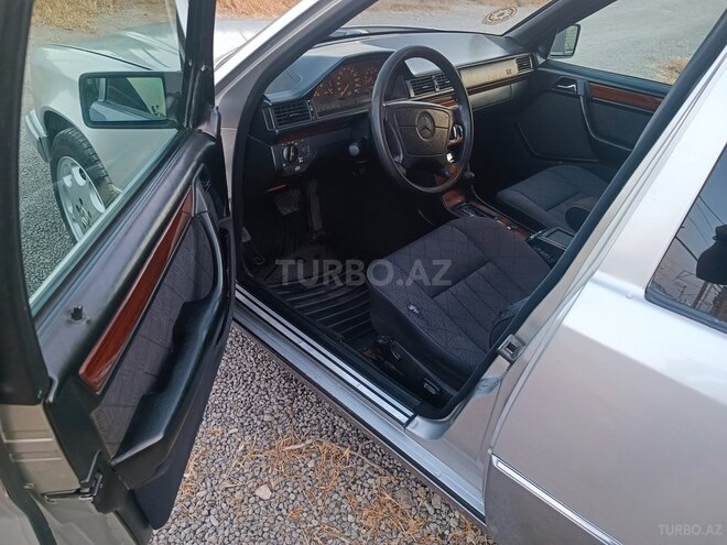 Mercedes E 220 1995, 365,422 km - 2.2 l - Sumqayıt