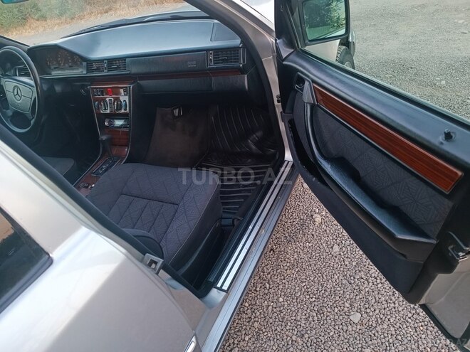 Mercedes E 220 1995, 365,422 km - 2.2 l - Sumqayıt