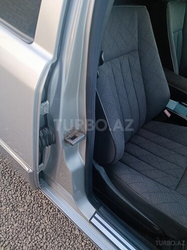 Mercedes E 220 1995, 365,422 km - 2.2 l - Sumqayıt