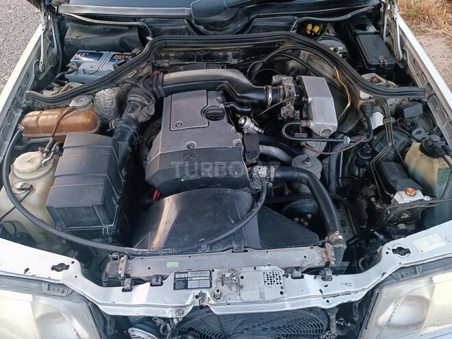 Mercedes E 220 1995, 365,422 km - 2.2 l - Sumqayıt