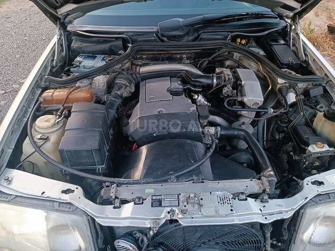Mercedes E 220 1995, 365,422 km - 2.2 l - Sumqayıt