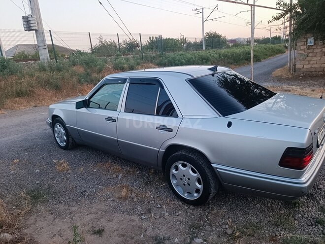 Mercedes E 220 1995, 365,422 km - 2.2 l - Sumqayıt