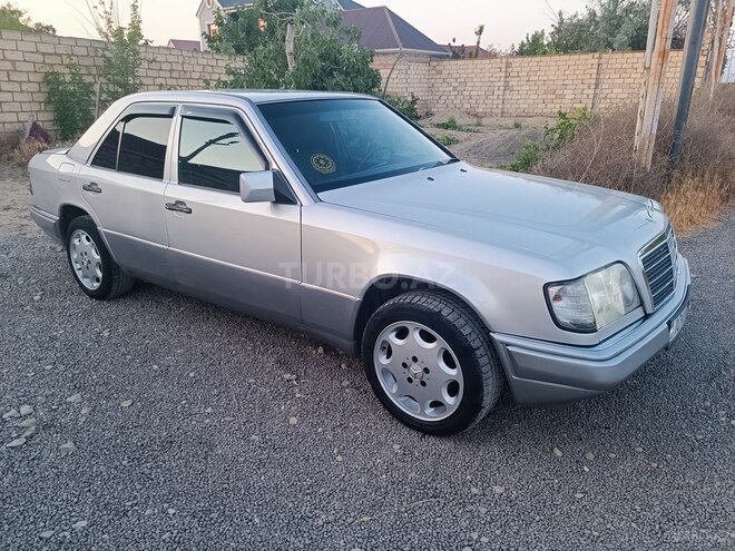 Mercedes E 220 1995, 365,422 km - 2.2 l - Sumqayıt