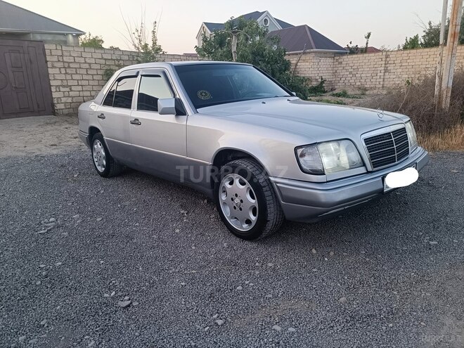 Mercedes E 220 1995, 365,422 km - 2.2 l - Sumqayıt