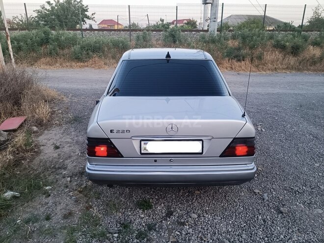 Mercedes E 220 1995, 365,422 km - 2.2 l - Sumqayıt