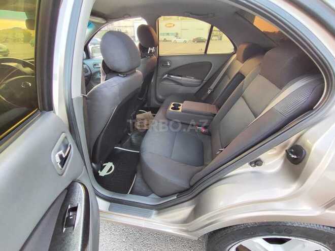 Nissan Sunny-8