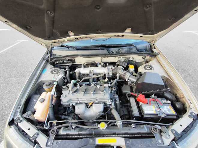 Nissan Sunny-12