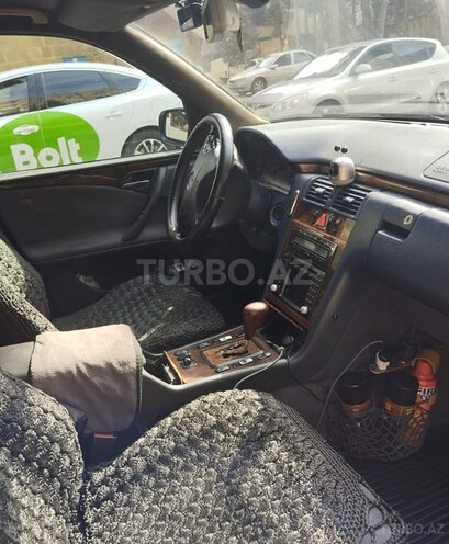 Mercedes E 220 d 2001, 45,000 km - 2.2 л - Bakı