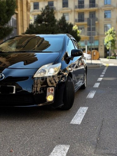 Toyota Prius-5