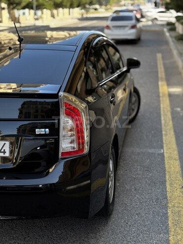 Toyota Prius-8