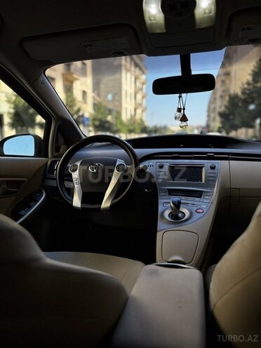 Toyota Prius-15