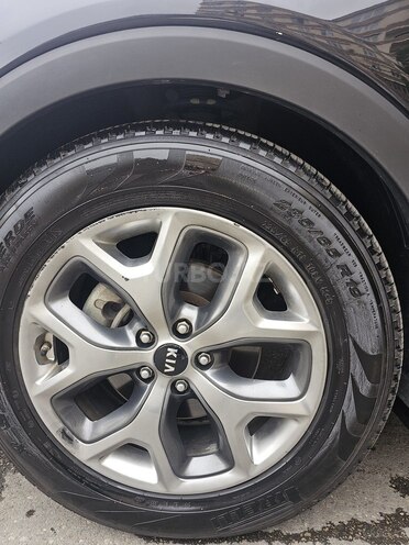 Kia Sorento-13