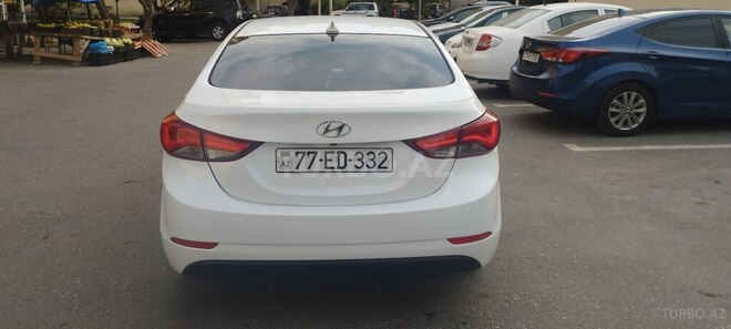 Hyundai Elantra-2